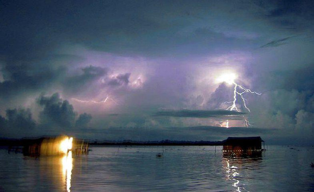 Феномен молний Кактакумбо: НЛО или “Бермуды на орбите”
