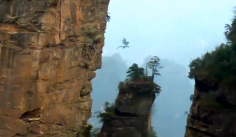 В Китае снова сняли на видео таинственного дракона в небе?