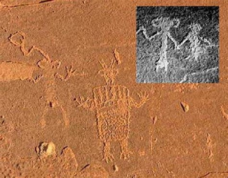 Древний петроглиф хопи, вероятно изображающий Людей-муравьев, на скале