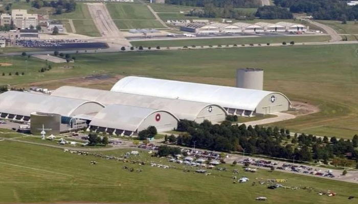Внутри базы ВВС США «Ангар 18» находятся летающие тарелки и трупы инопланетян