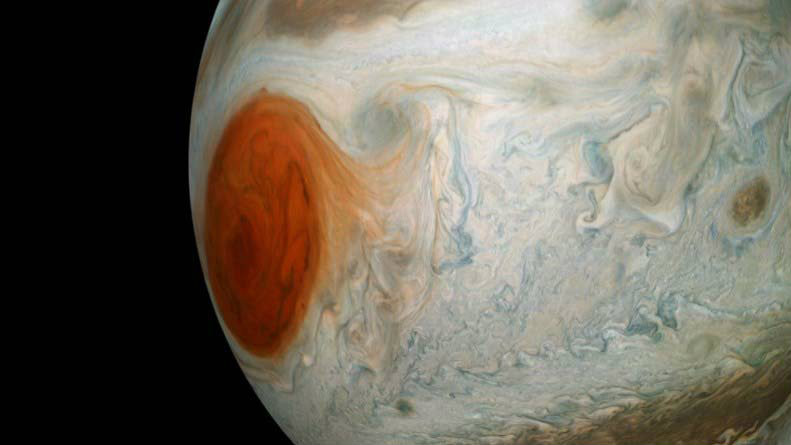 «Juno» раскрыл глубину Большого красного пятна Юпитера