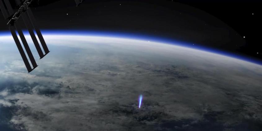 Камеры МКС засняли над Землёй редкие явления – «эльфа» и «синюю струю»