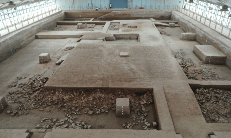 Руины древнего замка, обнаруженного в Китае