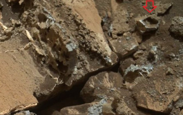 На поверхности Марса обнаружено драгоценное кольцо