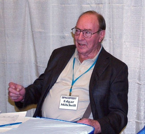 Google Image – An image of Dr Edgar Mitchell taken in 2009.