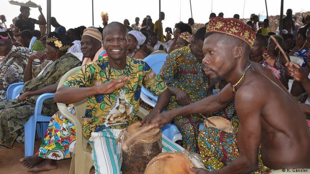 Колдуны вуду на фестивале в Бенине (Западная Африка)