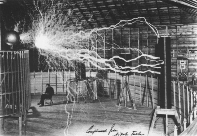 Никола Тесла и беспроводное электричество