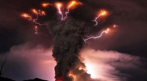 Почему так много НЛО было замечено вблизи вулканов?