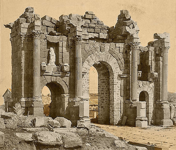 Римская арка в Тамугади (Тимгад), Алжир.