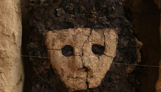 Перу нашли доинкские деревянные фигурки “хранителей” в масках