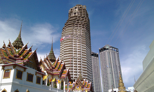 Уникальная башня Саторна (Бангкок, Таиланд)