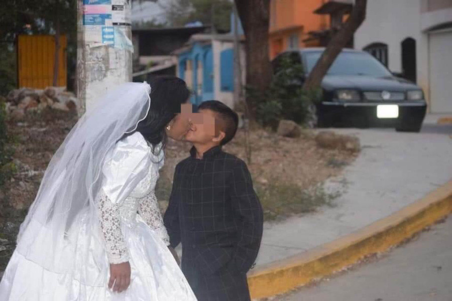 Мексиканцев шокировала свадьба женщины и мальчика