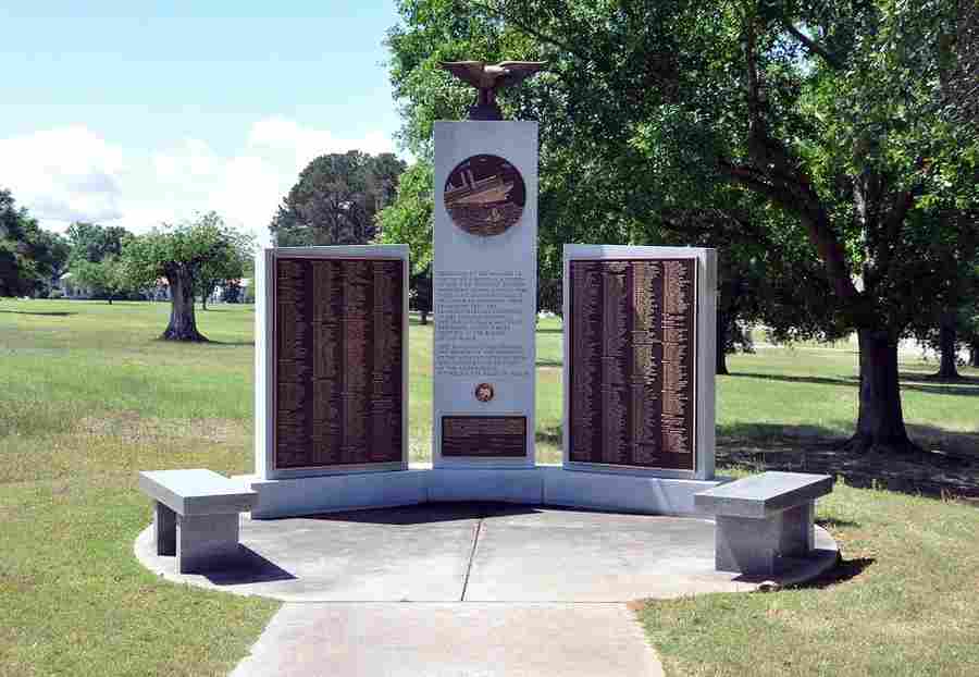 Мемориал погибшим на «Леопольдвилле» и в Арденнах солдатам 66-й пехотн