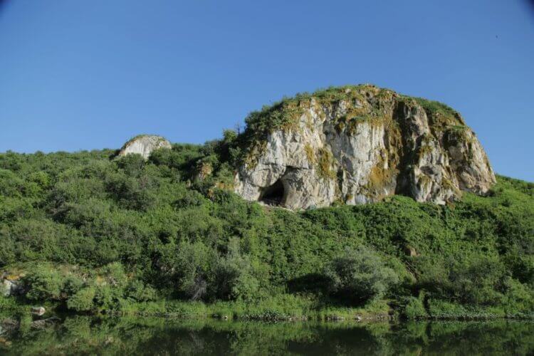 В Чагырской пещере более 50000 лет назад жили неандертальцы