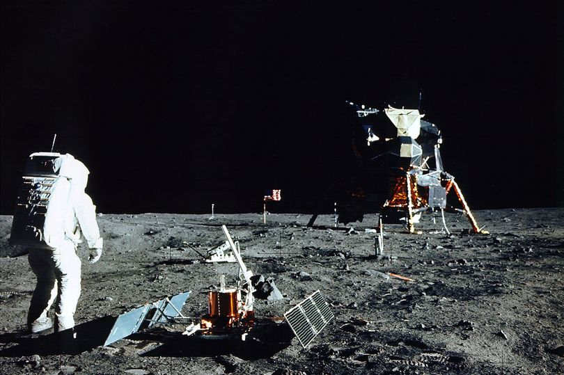 Первые люди на Луне утверждали, что за ними следили и наблюдали НЛО
