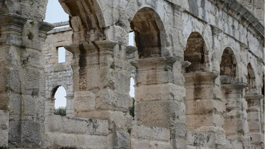 Почему древнеримский бетон был очень прочным?