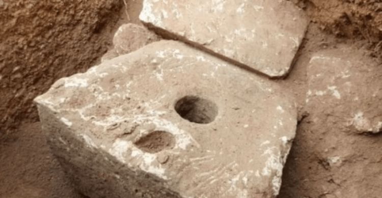 Каменный туалет возрастом 6000 лет