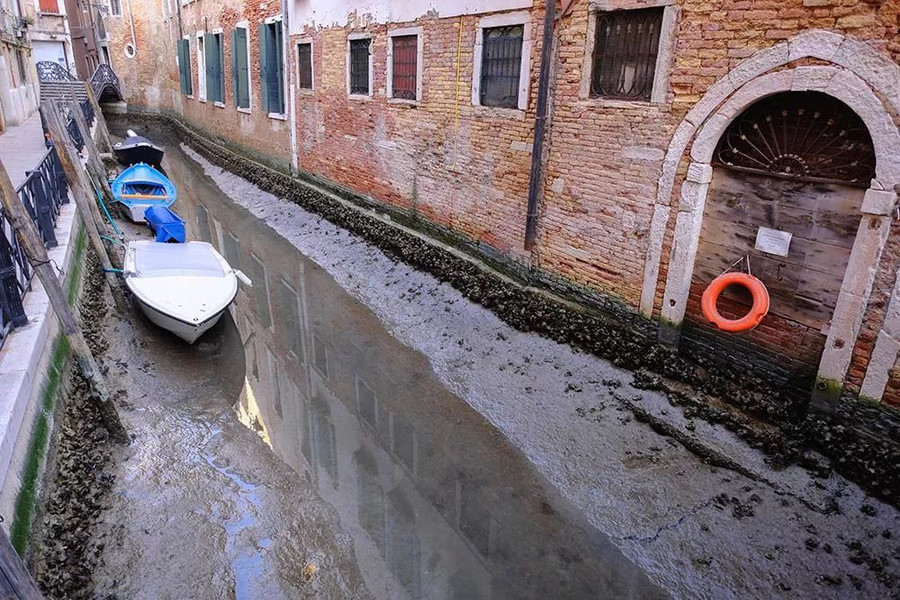 Ученый заявил, что обмеление каналов в Венеции не связано с засухой