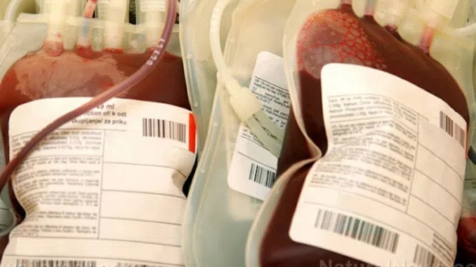 Законодатели США хотят запретить вакцинированным людям сдавать кровь