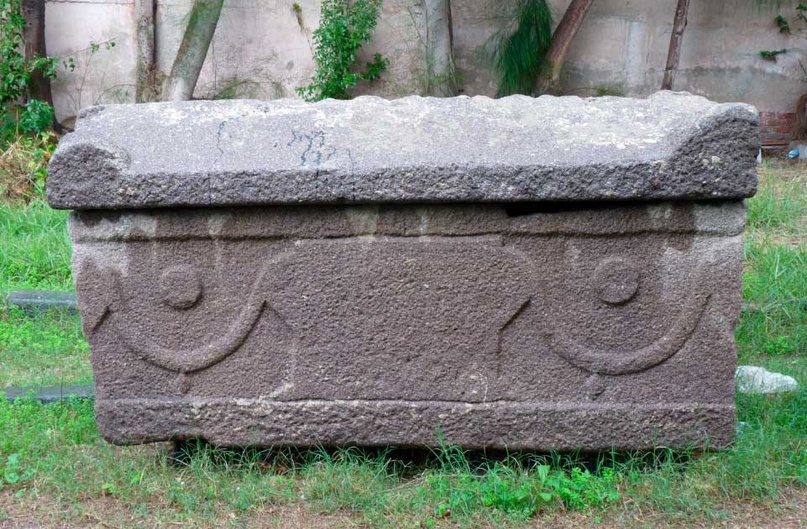 Саркофаги "пожиратель плоти" в древней Турции