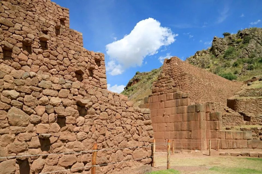 Гробница мальчика с вытянутым черепом найдена в древнем храме Перу