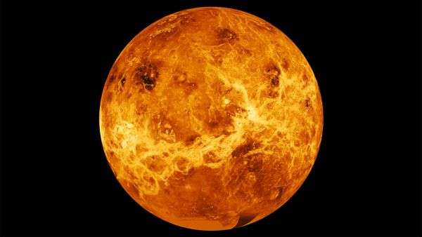 Астрономы обнаружили признаки вулканической активности на Венере