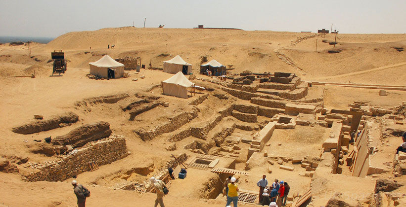 В археологическом комплексе Саккара близ Каира обнаружено захоронение