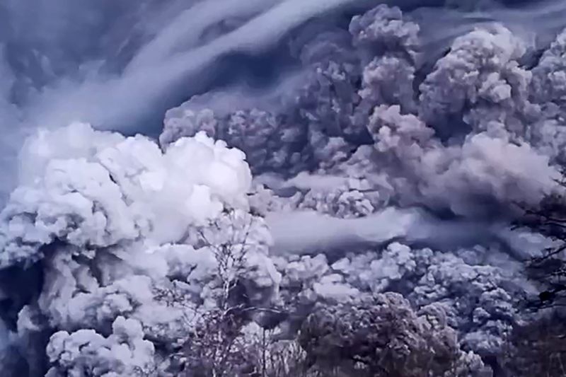 Поток пепла и камней с камчатского вулкана Шивелуч удивил ученых