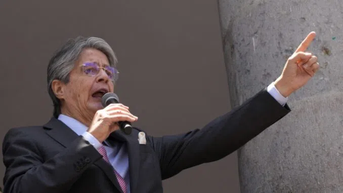 Президент Эквадора призывает граждан покупать оружие