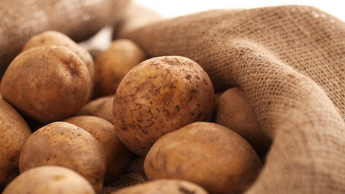 Безопасно ли есть старый картофель летом? Держите точный ответ