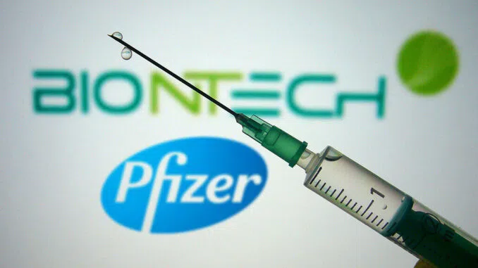 Ученые обнаружили, что некоторые партии вакцины Pfizer