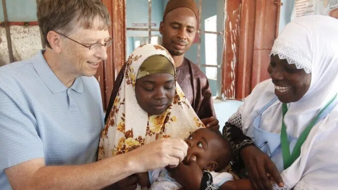 Билл Гейтс вложил $400 млн. в новую вакцину против абортов для африкан