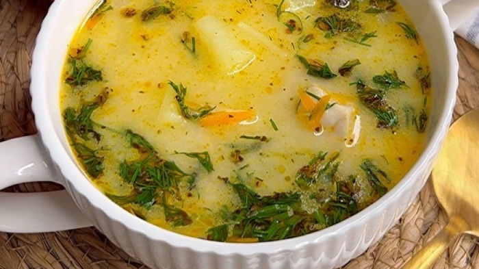 Куриный сырный суп за 20 минут: как приготовить идеальный обед быстро