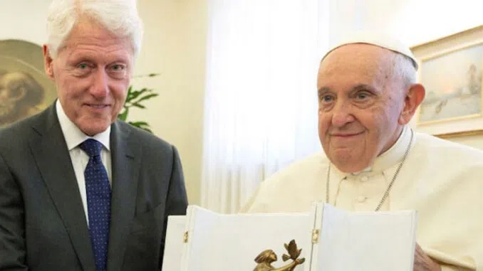 Билл Клинтон и Папа Франциск призывают к "срочной депопуляции"