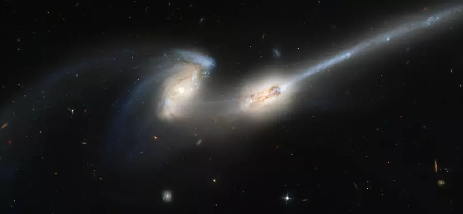Галактики Мышки (две сливающиеся галактики в созвездии Волосы Вероники
