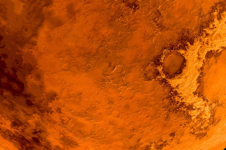 На Марсе обнаружили сотни черных 