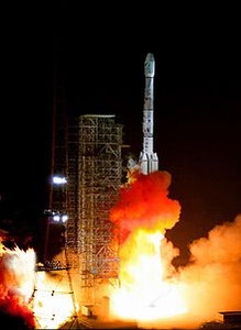 Запуск китайской космической ракеты.