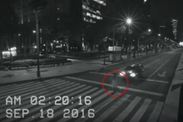 В Мехико камера наблюдения поймала призрак девочки