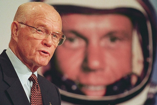 Американский астронавт Джон Гленн пытался рассказать правду о НЛО