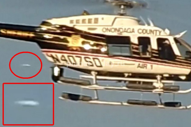 Над городом Сиракузы за полицейским вертолетом гонялся НЛО