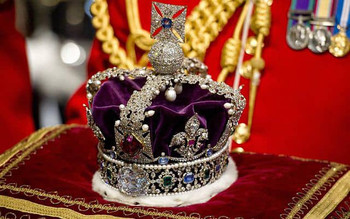 Английская корона была изготовлена при короле Эдуарде Исповеднике