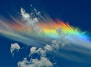 Горизонтальную радугу наблюдали в Авалоне. ufospace.net